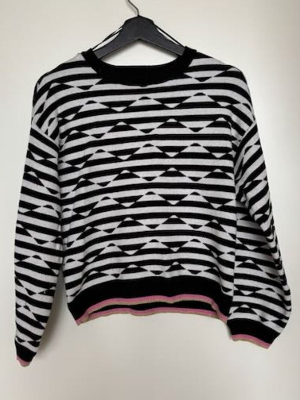 Oliver Bonas black and white geometric sweater size 2 (US)
